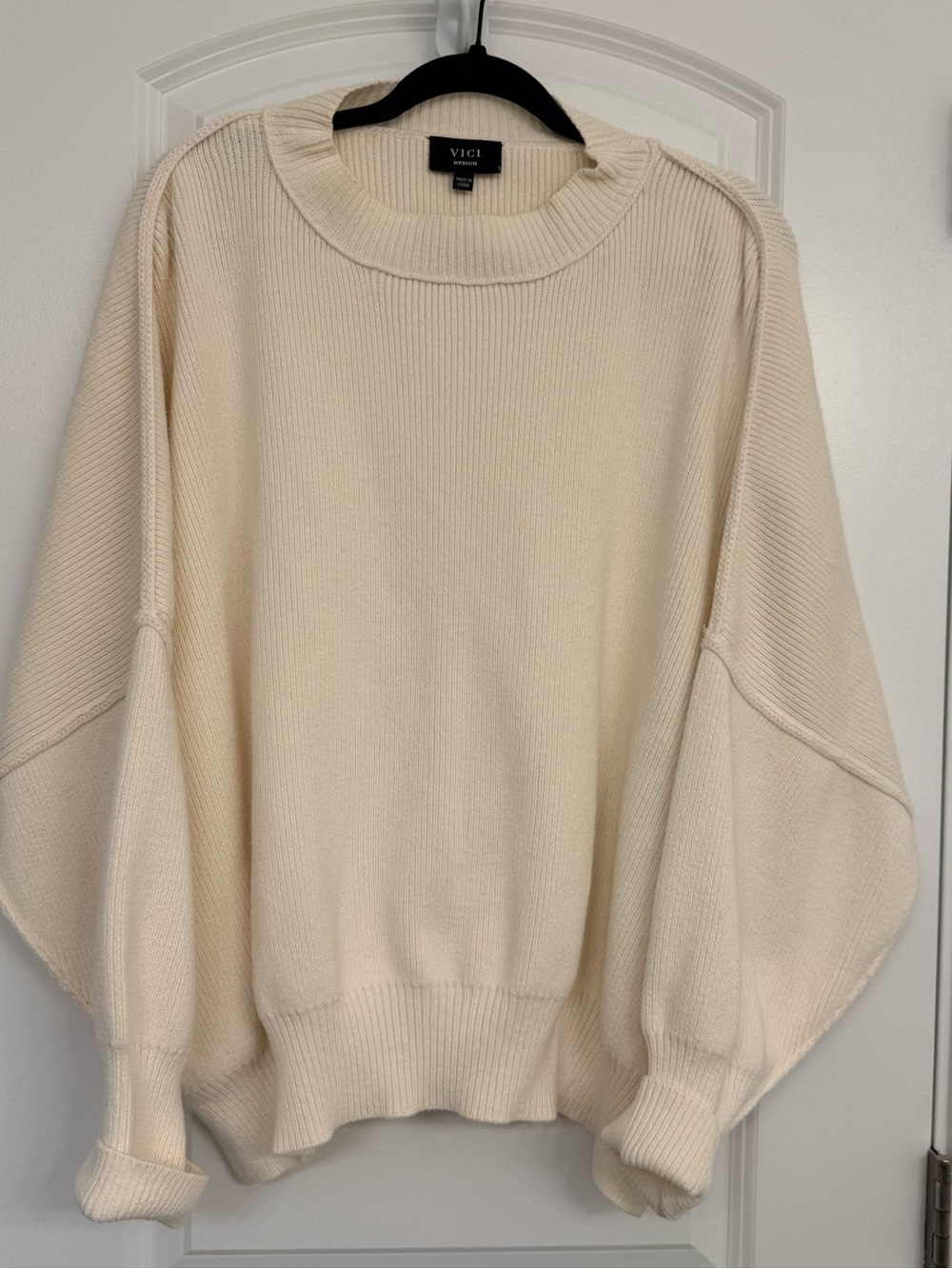 VICI Women’s Medium Cream Oversized Dolman Sleeve Sweater Cotton Blend Cozy Knit - Picture 2 of 8